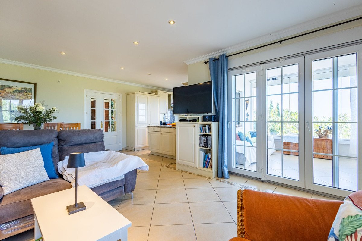 6 Bed Detached Villa in Sayalonga