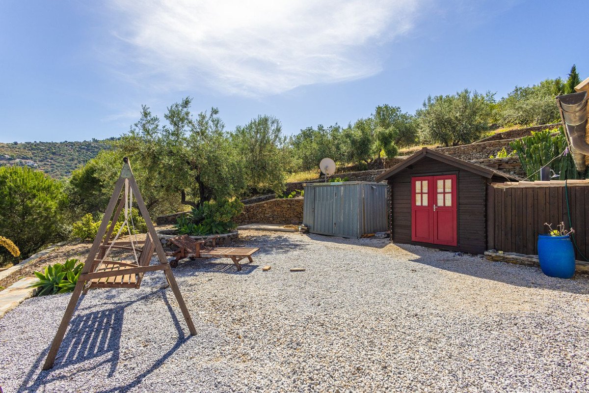 6 Bed Detached Villa in Sayalonga