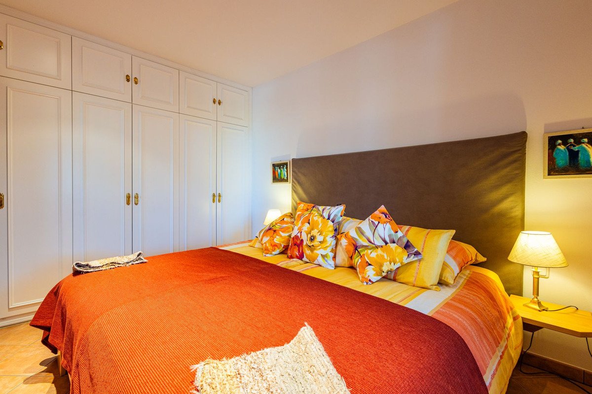 6 Bed Detached Villa in Sayalonga