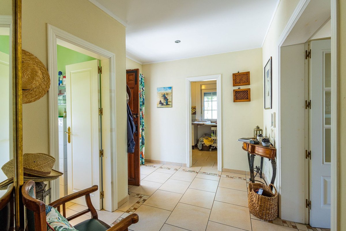 6 Bed Detached Villa in Sayalonga