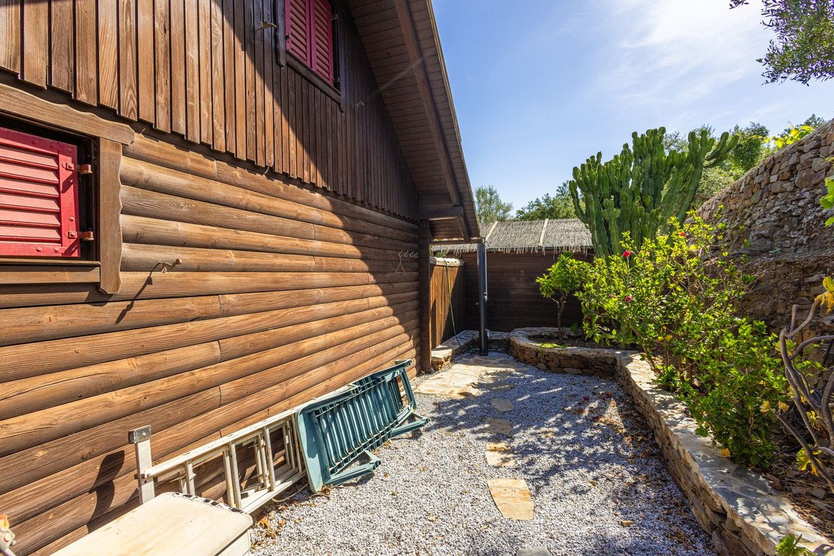 6 Bed Detached Villa in Sayalonga