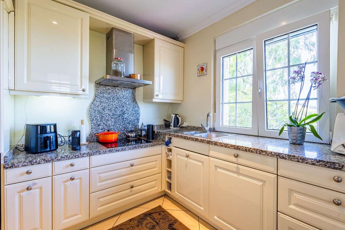 6 Bed Detached Villa in Sayalonga