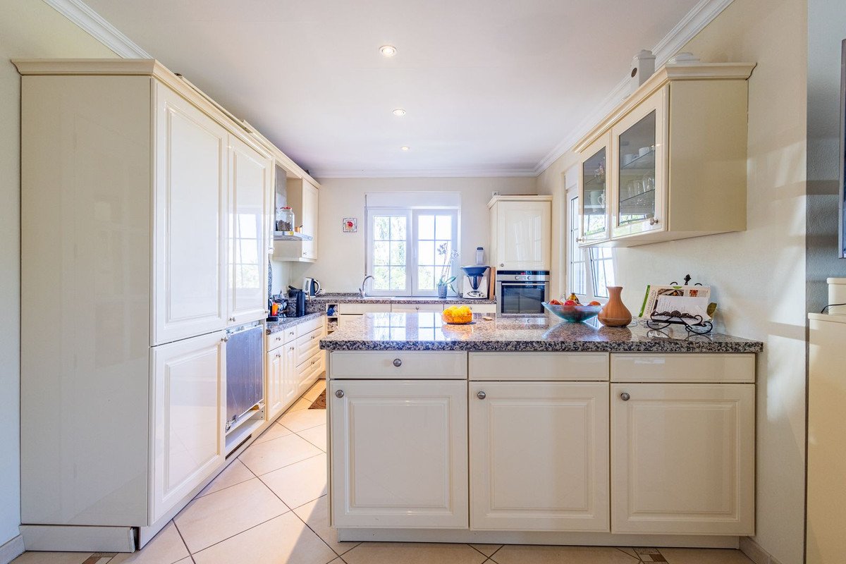 6 Bed Detached Villa in Sayalonga