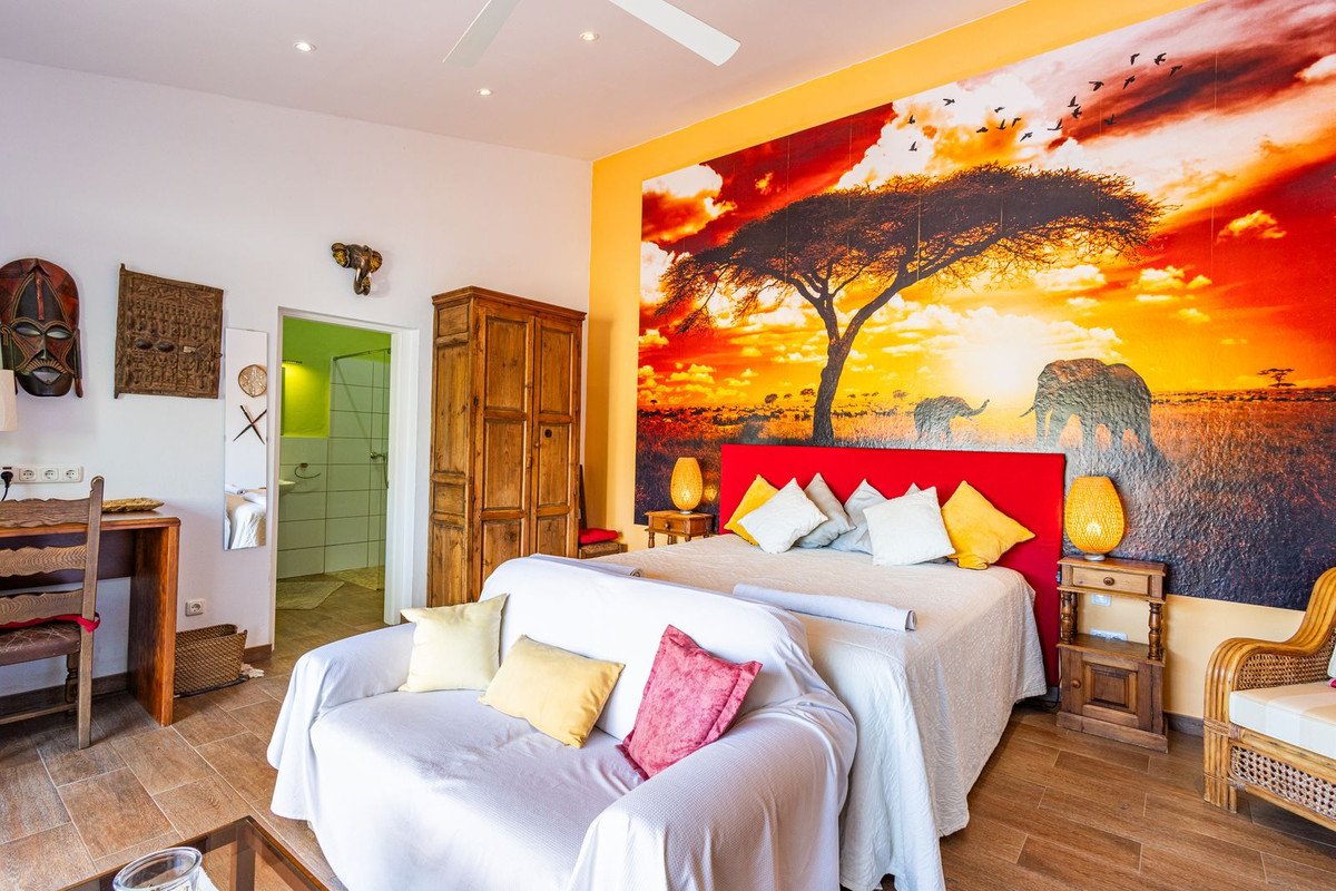 6 Bed Detached Villa in Sayalonga