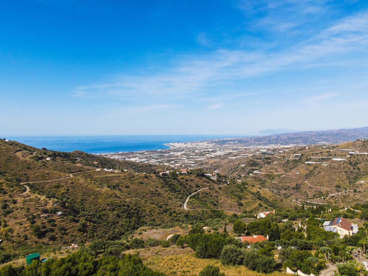 6 Bed Detached Villa in Sayalonga