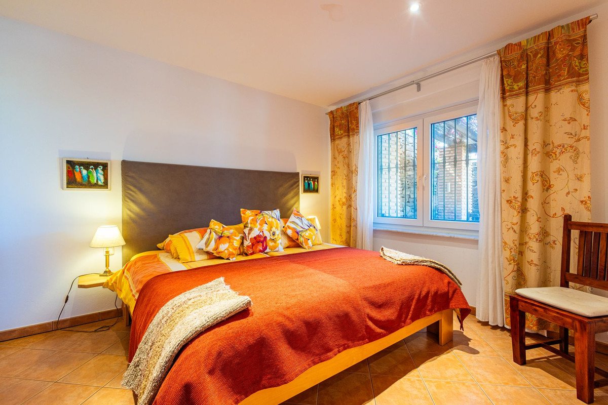 6 Bed Detached Villa in Sayalonga