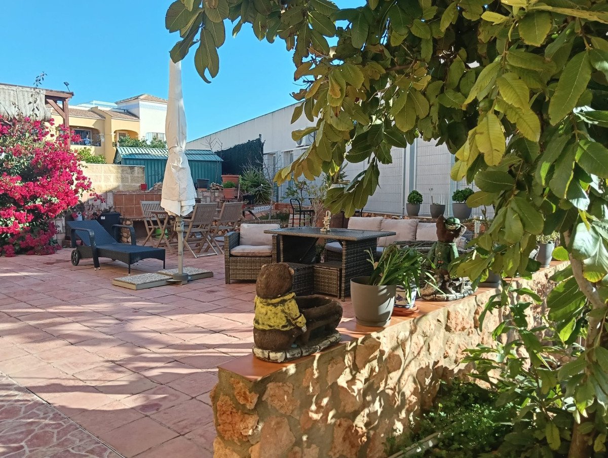 2 Bed Ground Floor Apartment in Los Montesinos