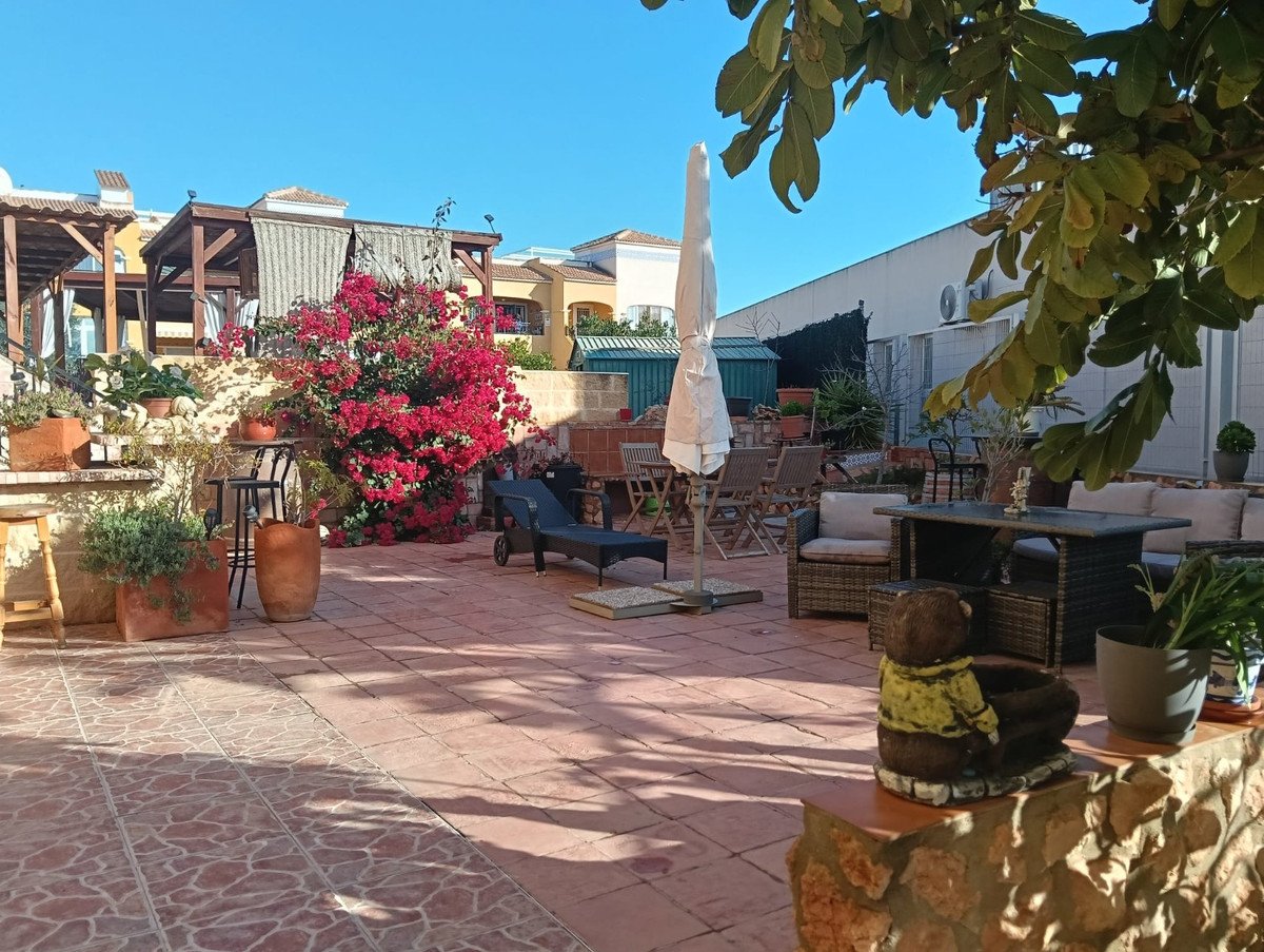 2 Bed Ground Floor Apartment in Los Montesinos