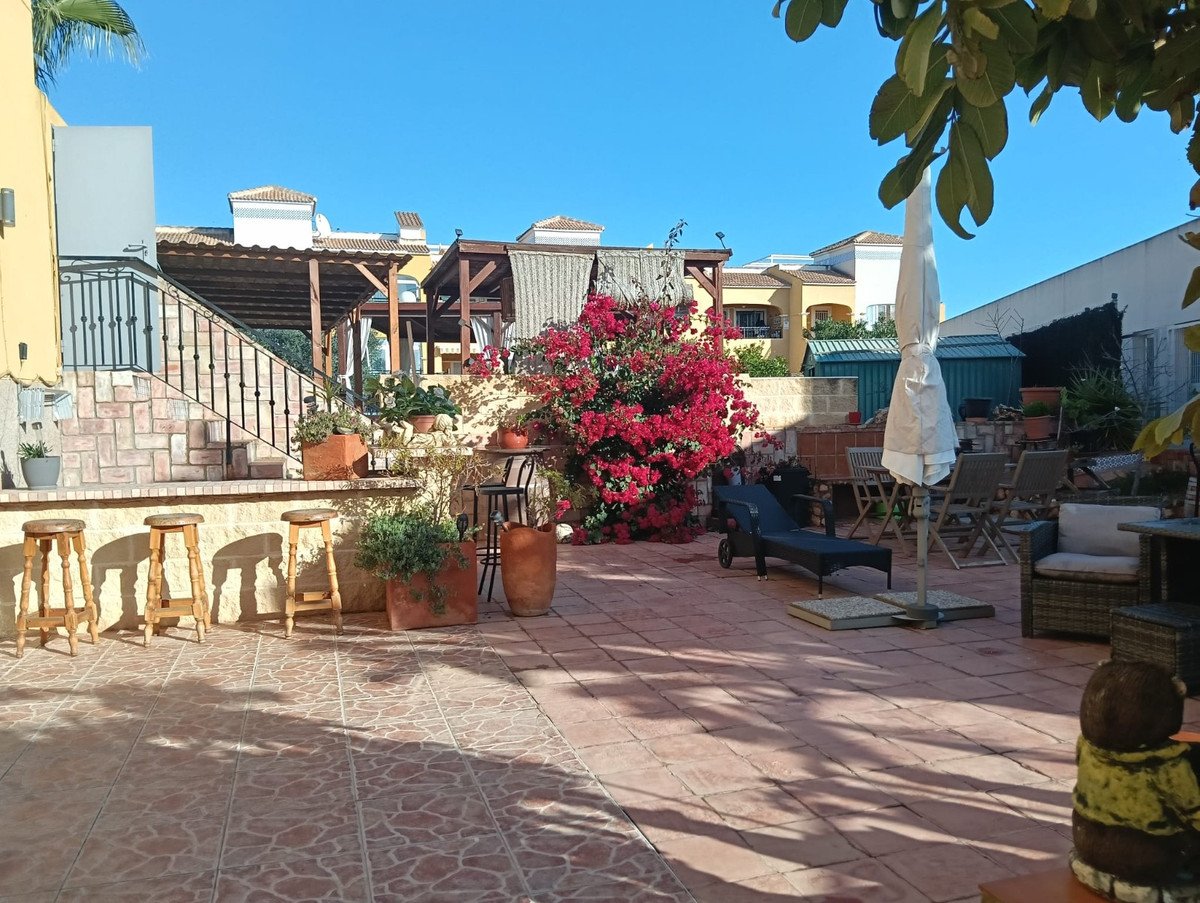 2 Bed Ground Floor Apartment in Los Montesinos