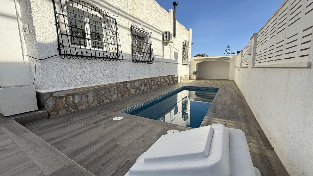 2 Bed Detached Villa in Villamartin
