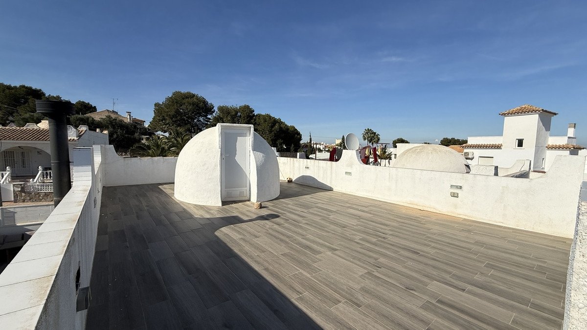 2 Bed Detached Villa in Villamartin