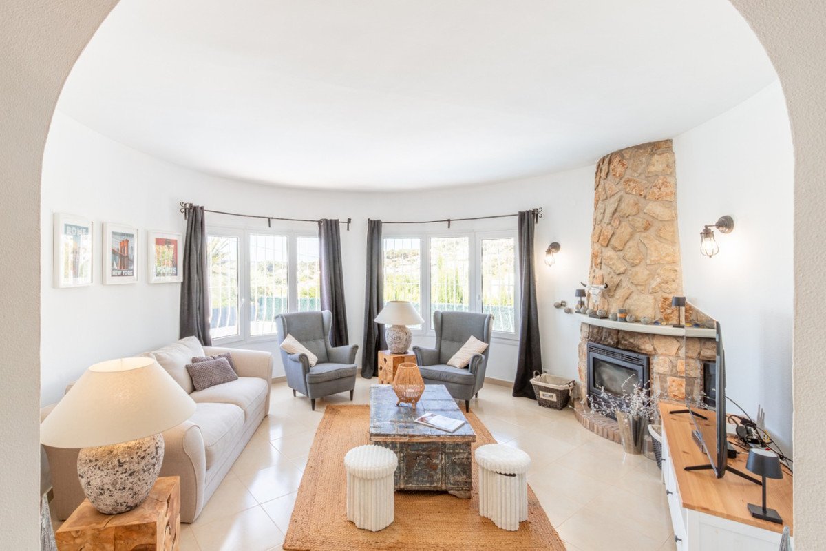 4 Bed Detached Villa in Moraira