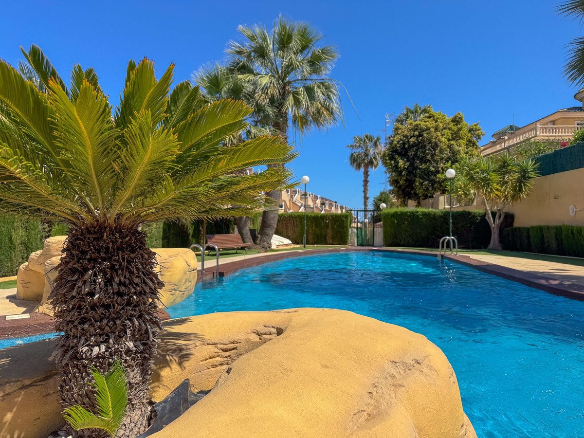 2 Bed Bungalow in Orihuela Costa