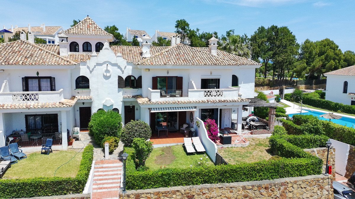 3 Bed Townhouse in La Duquesa