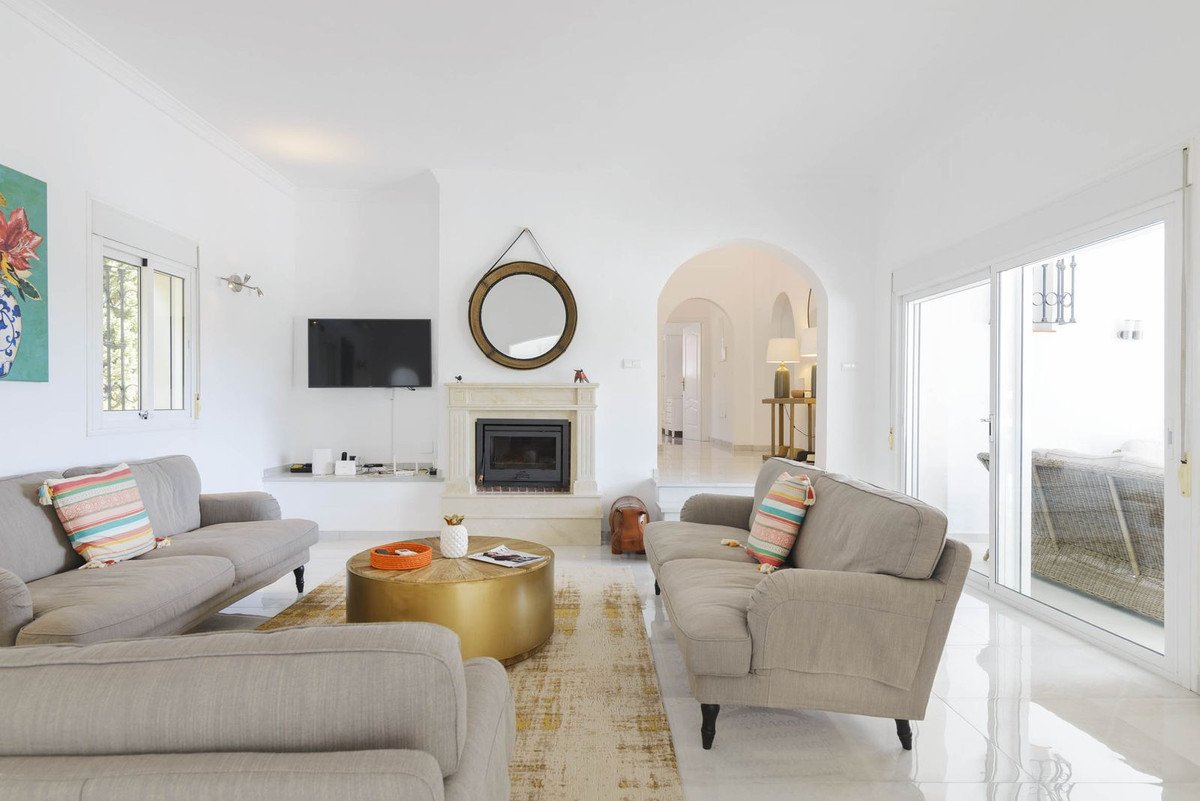 4 Bed Detached Villa in Valtocado