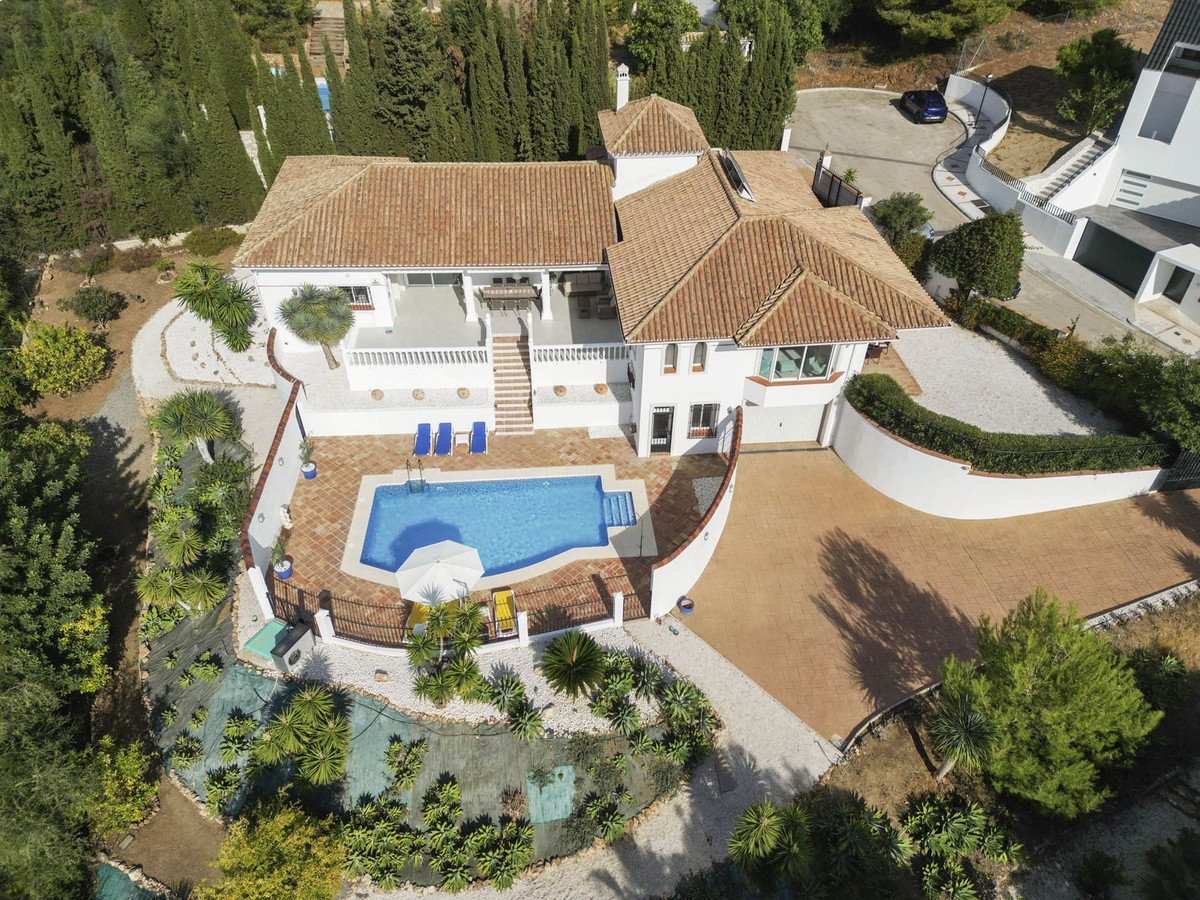 4 Bed Detached Villa in Valtocado