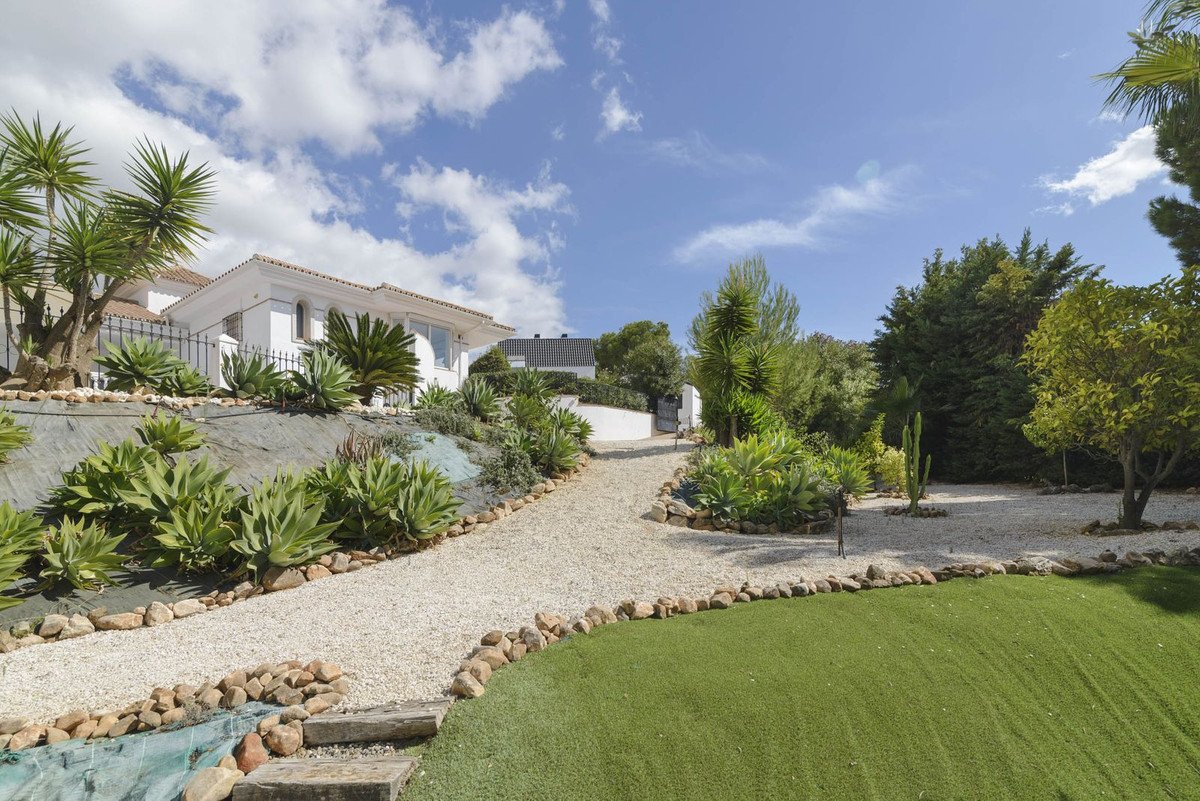 4 Bed Detached Villa in Valtocado
