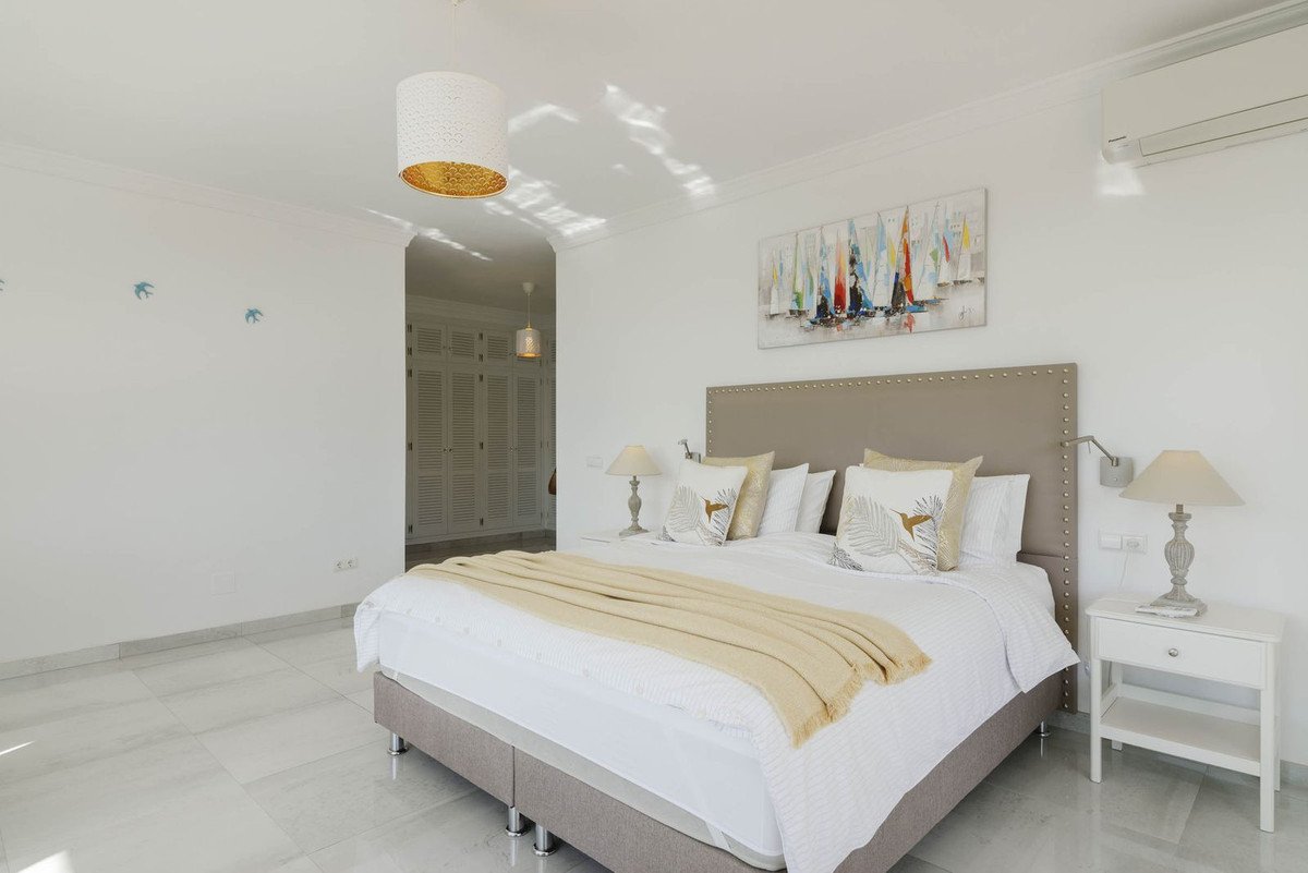 4 Bed Detached Villa in Valtocado