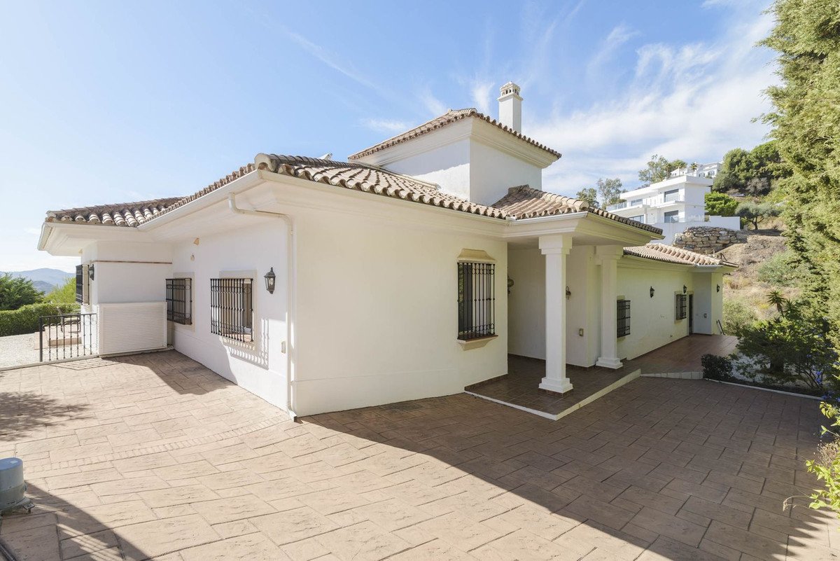 4 Bed Detached Villa in Valtocado