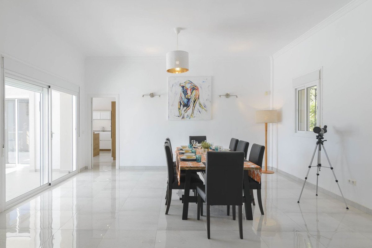 4 Bed Detached Villa in Valtocado