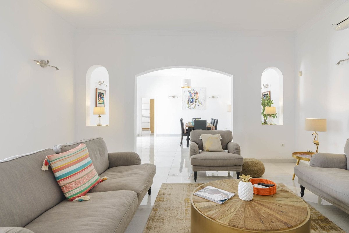4 Bed Detached Villa in Valtocado