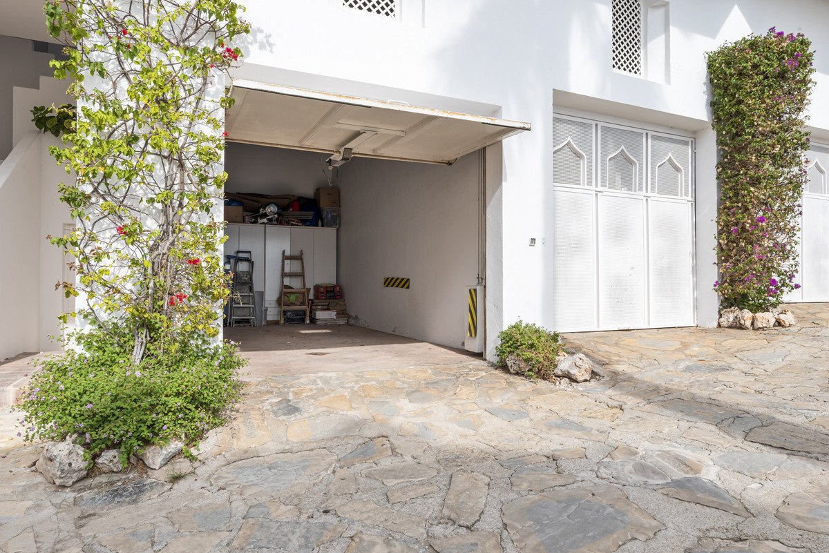 3 Bed Penthouse Duplex in The Golden Mile