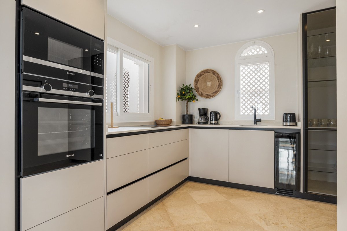 3 Bed Penthouse Duplex in The Golden Mile