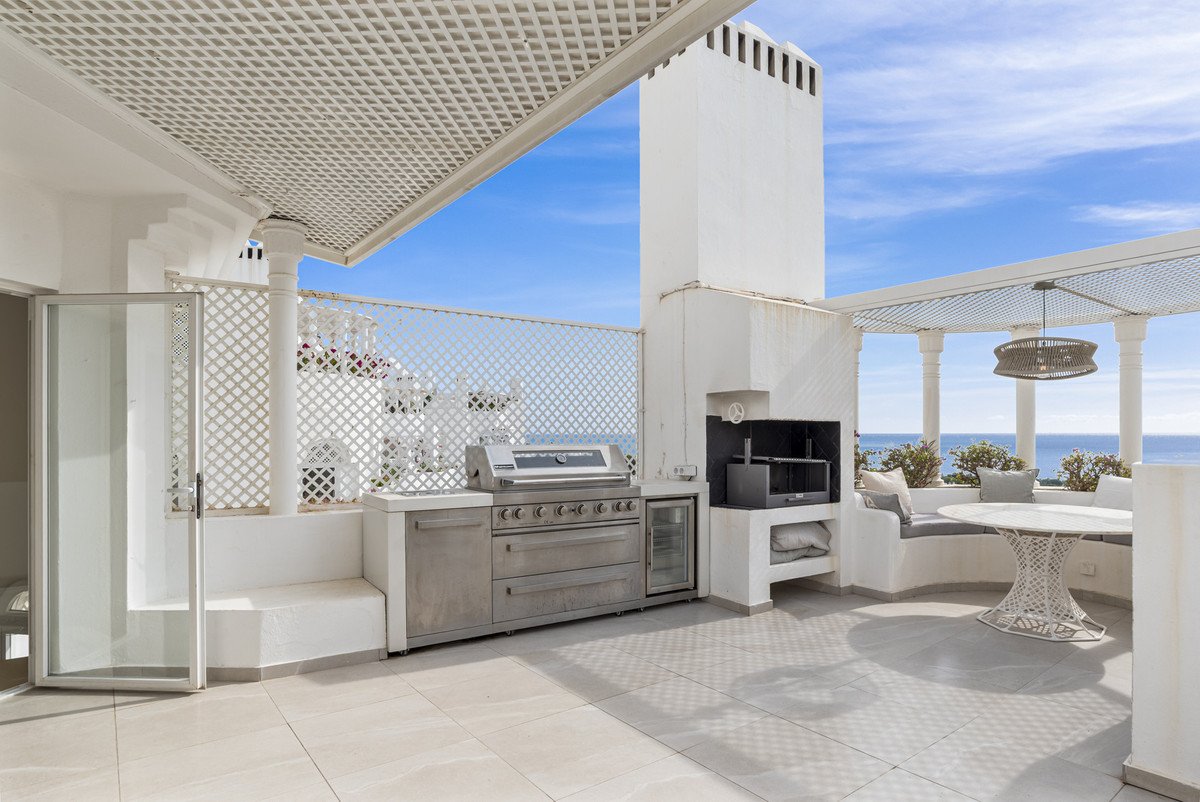 3 Bed Penthouse Duplex in The Golden Mile