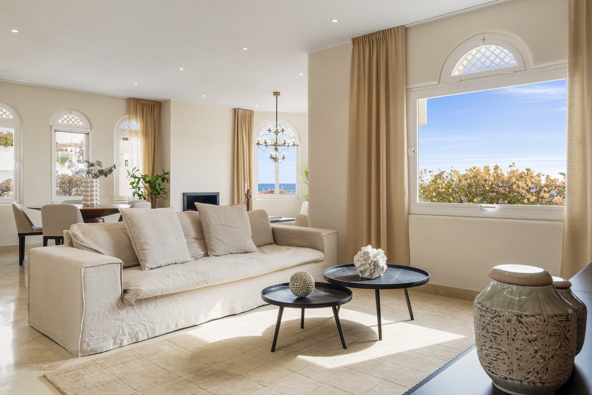3 Bed Penthouse Duplex in The Golden Mile