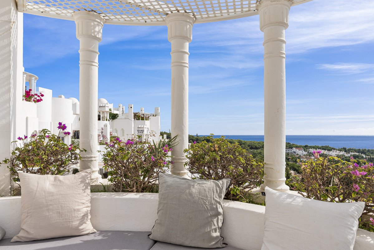3 Bed Penthouse Duplex in The Golden Mile