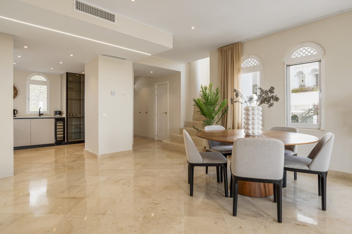 3 Bed Penthouse Duplex in The Golden Mile