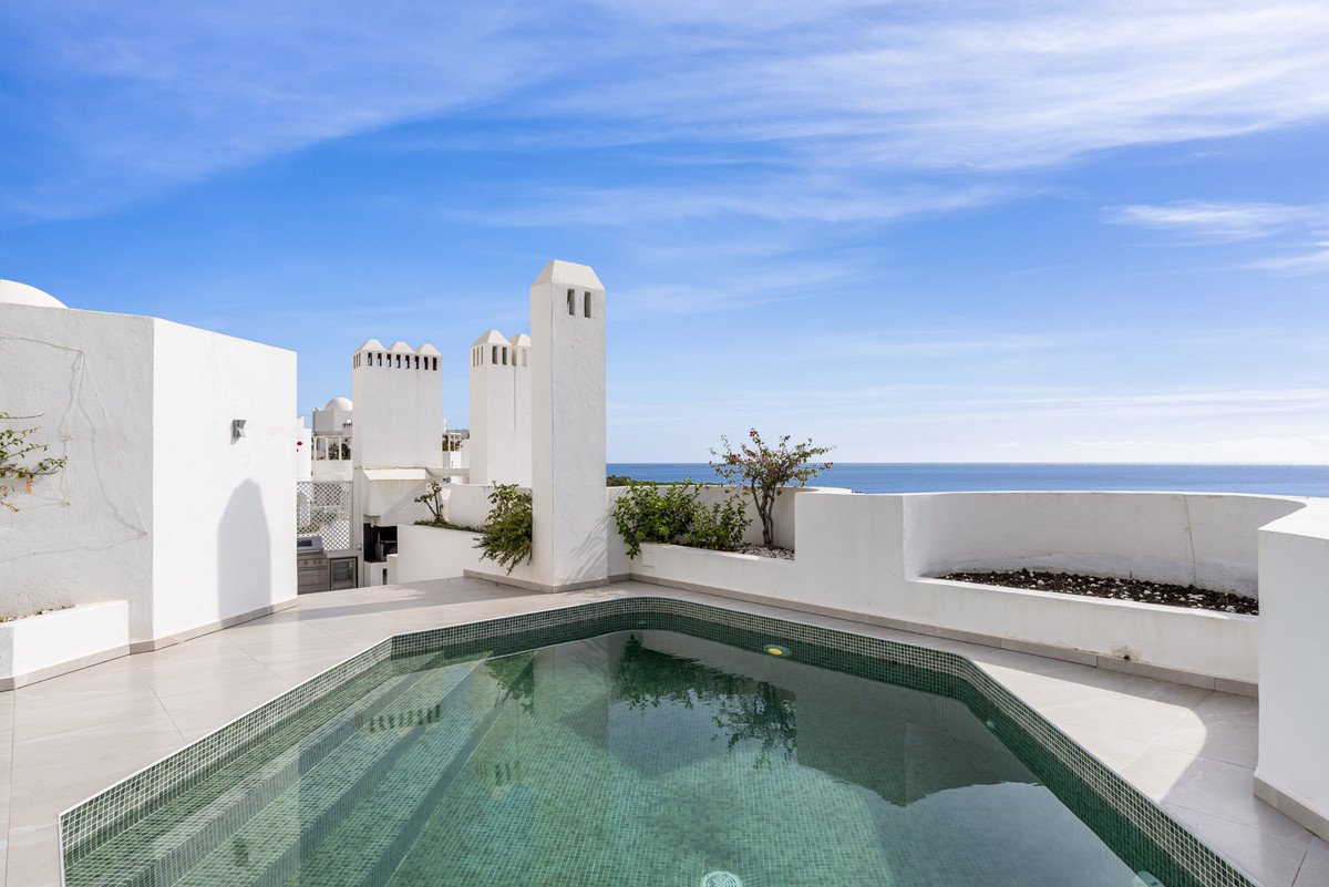 3 Bed Penthouse Duplex in The Golden Mile