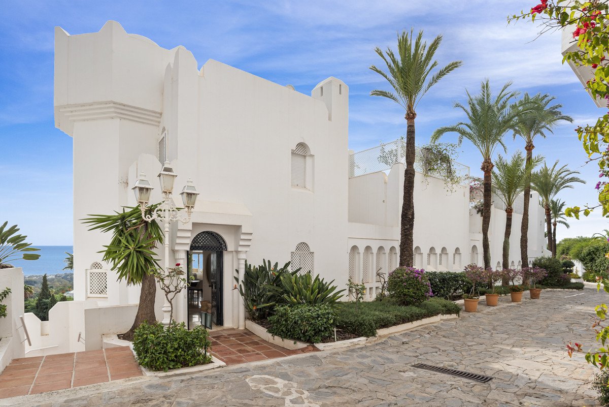3 Bed Penthouse Duplex in The Golden Mile
