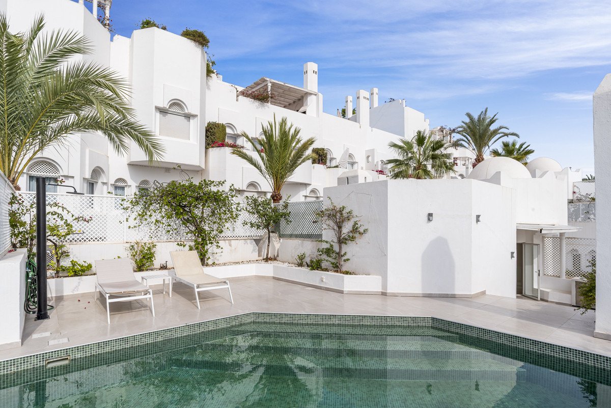 3 Bed Penthouse Duplex in The Golden Mile