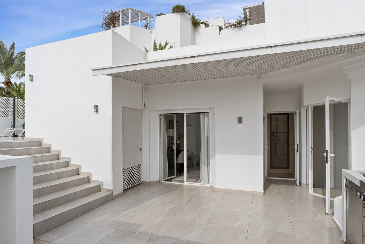 3 Bed Penthouse Duplex in The Golden Mile