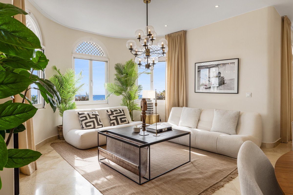 3 Bed Penthouse Duplex in The Golden Mile