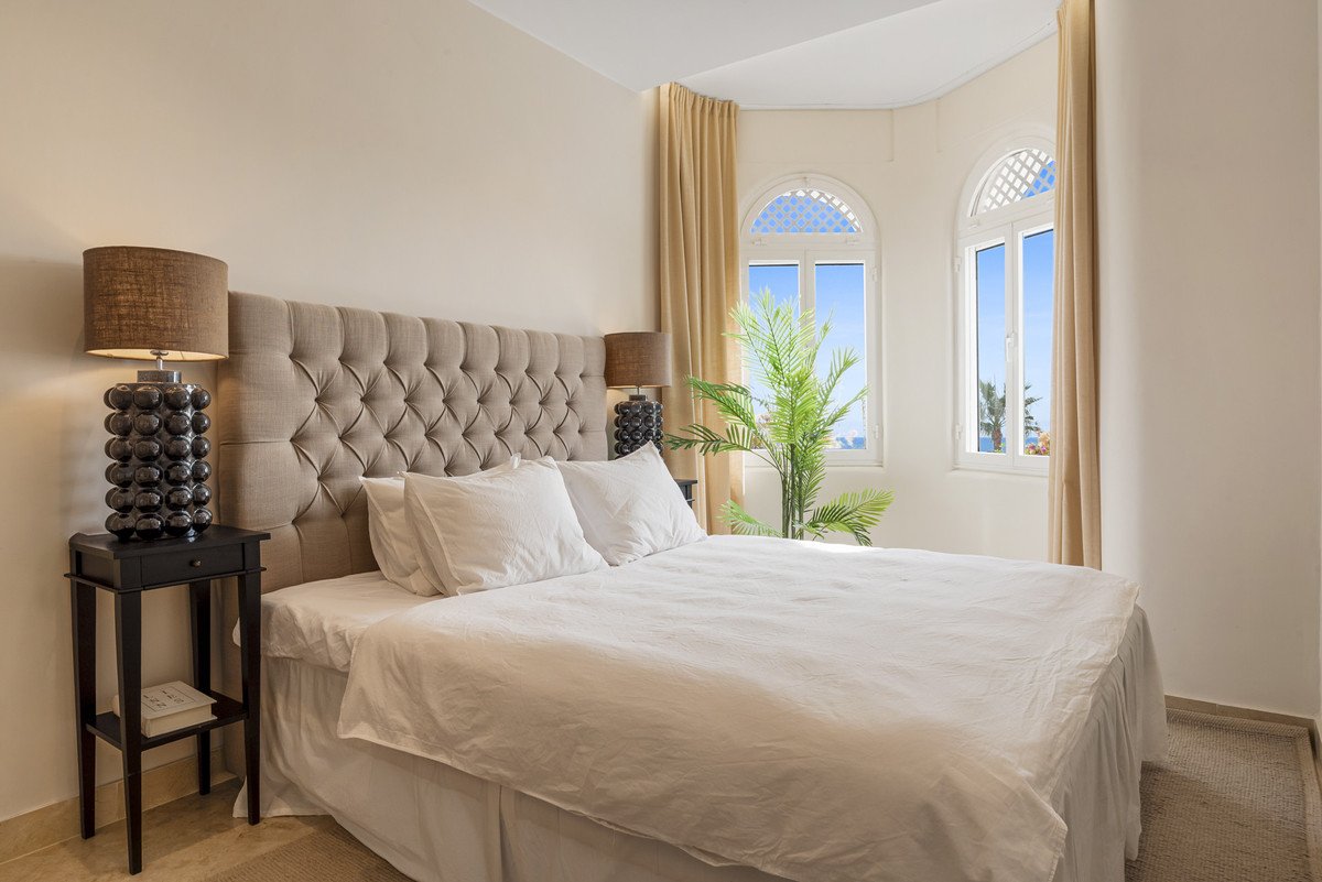 3 Bed Penthouse Duplex in The Golden Mile