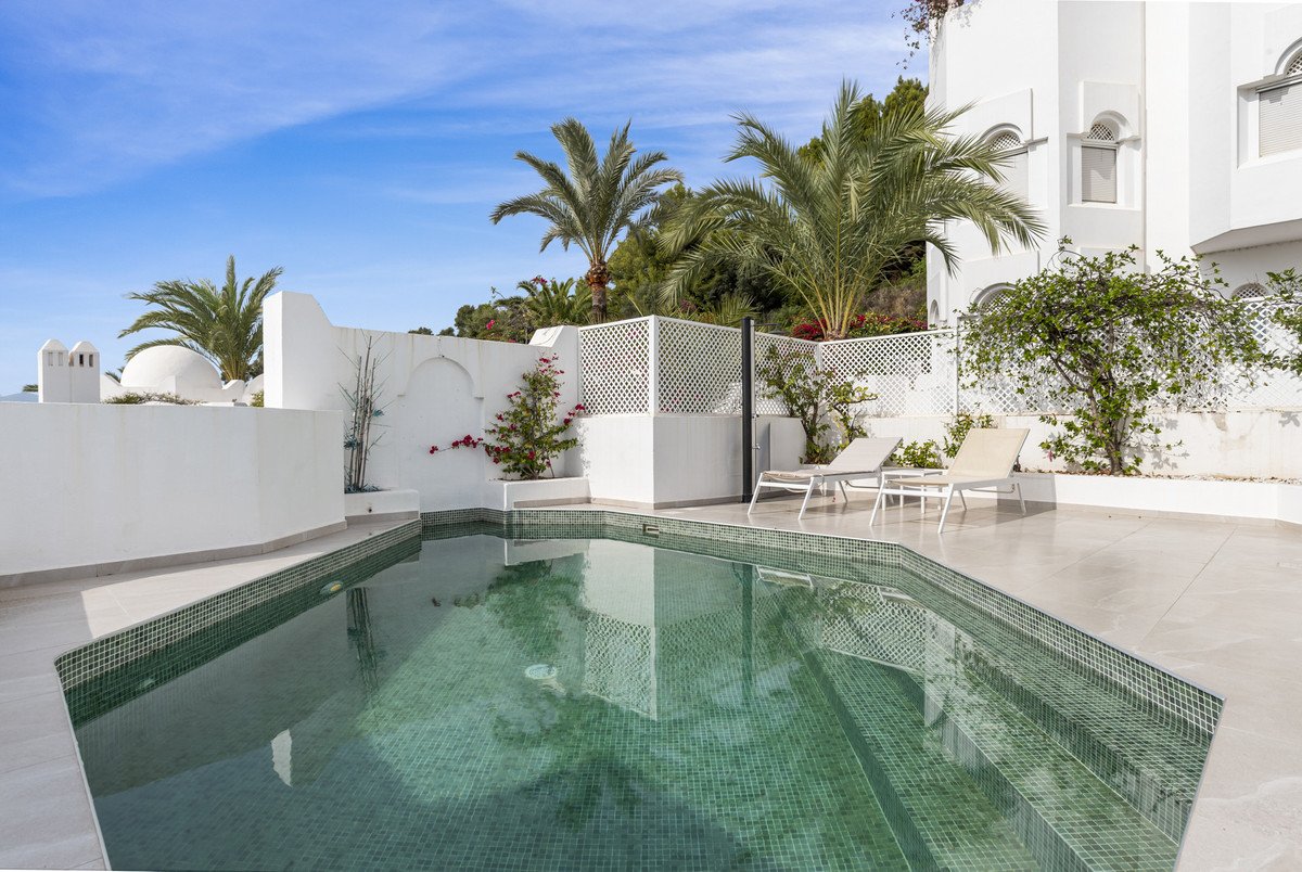 3 Bed Penthouse Duplex in The Golden Mile