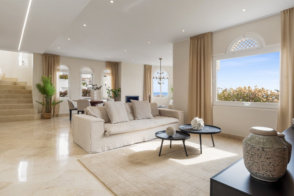 3 Bed Penthouse Duplex in The Golden Mile