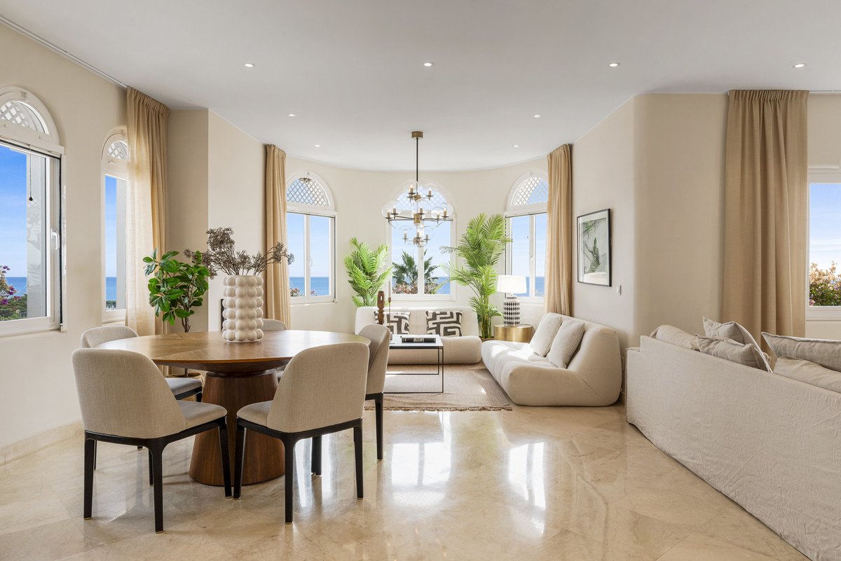 3 Bed Penthouse Duplex in The Golden Mile