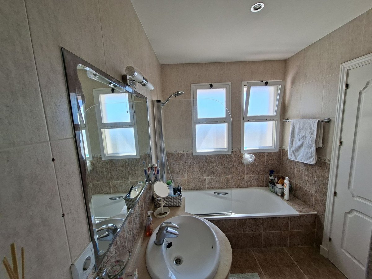 3 Bed Townhouse in La Duquesa