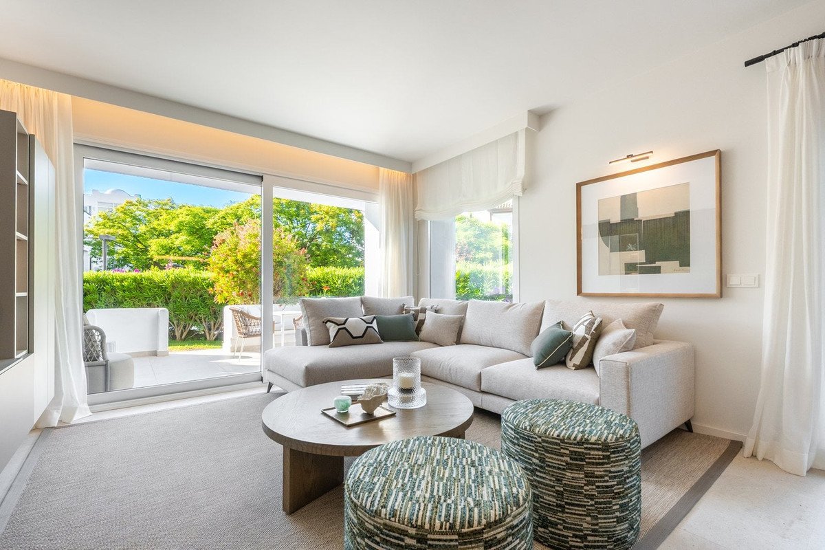 4 Bed Middle Floor Apartment in Marbella