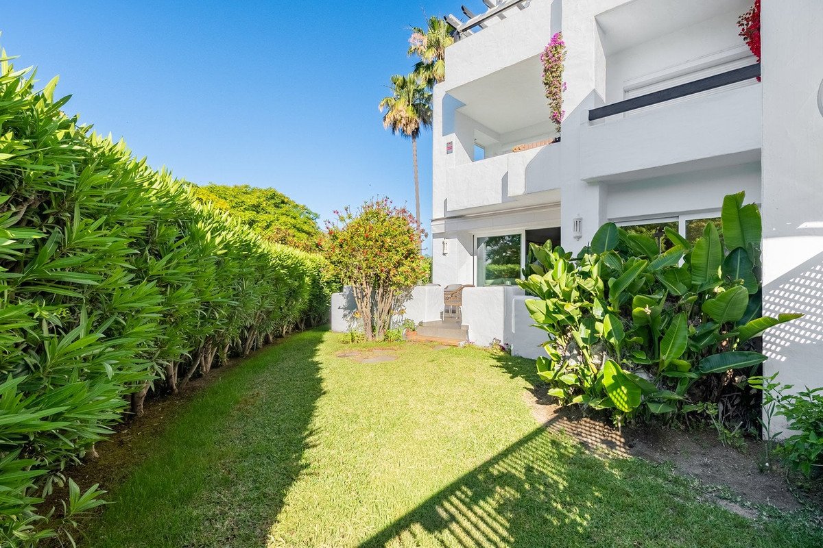 4 Bed Middle Floor Apartment in Marbella
