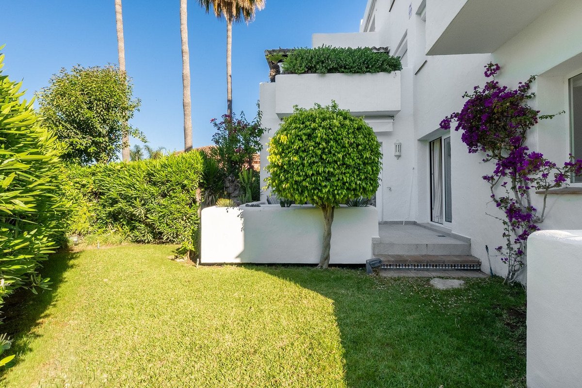 4 Bed Middle Floor Apartment in Marbella
