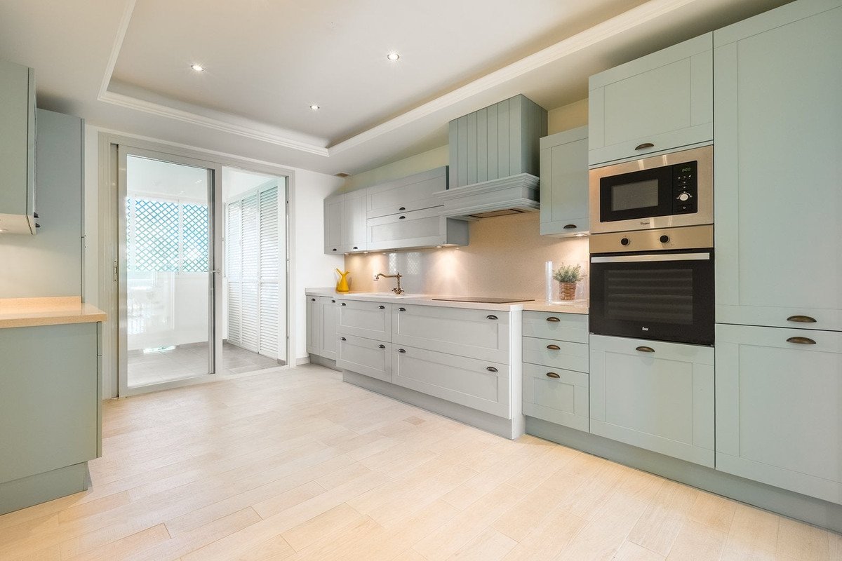 3 Bed Middle Floor Apartment in Marbella