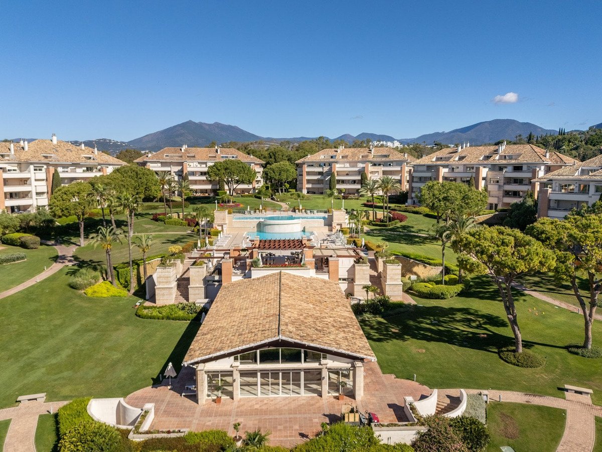 3 Bed Middle Floor Apartment in Marbella