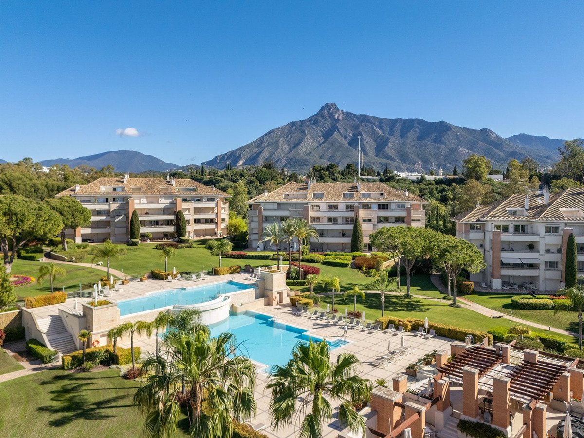 3 Bed Middle Floor Apartment in Marbella