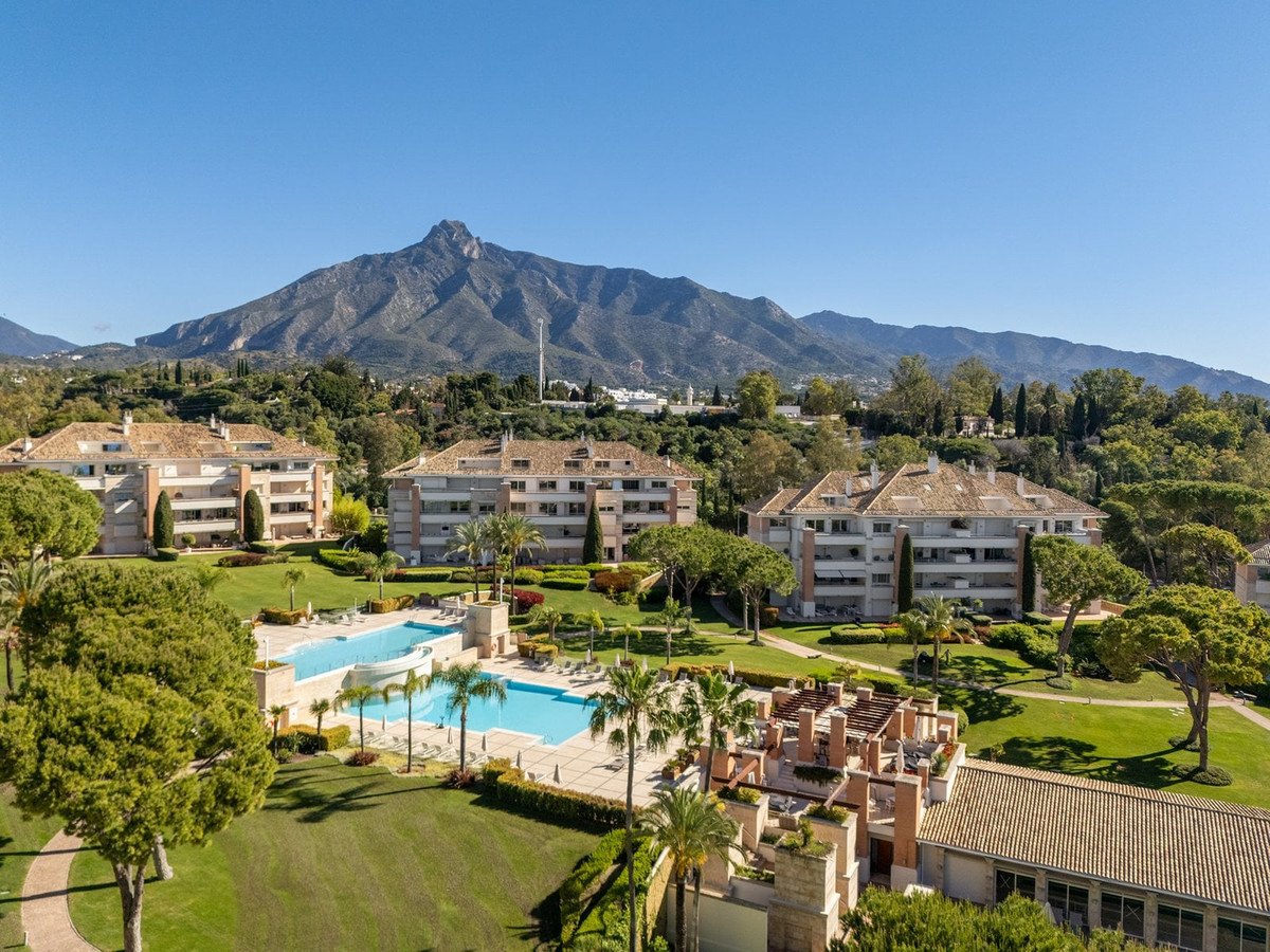 3 Bed Middle Floor Apartment in Marbella