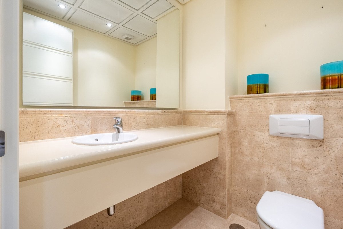 3 Bed Middle Floor Apartment in Marbella