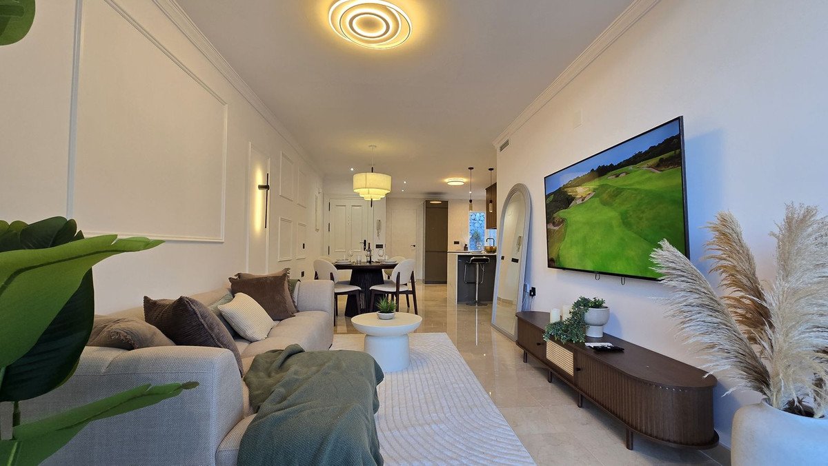 3 Bed Middle Floor Apartment in La Quinta